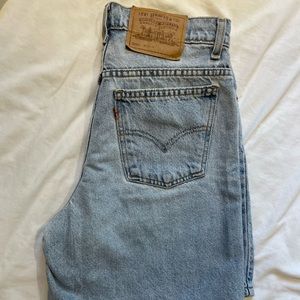 Authentic 951 LEVI shorts
